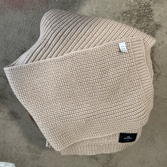 Mr. Mittens Billie Scarf One Size Taupe Chunky 100% Wool Knit Oversized - Picture 4 of 6